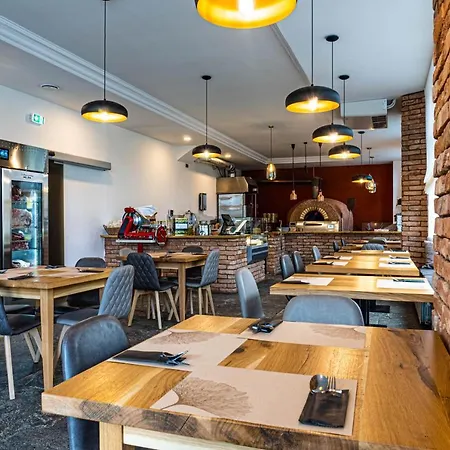 Rosso Aparthotel *